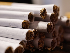 Dramatický nárůst pašování cigaret a alkoholu: Celníci zaznamenali rekordní čísla