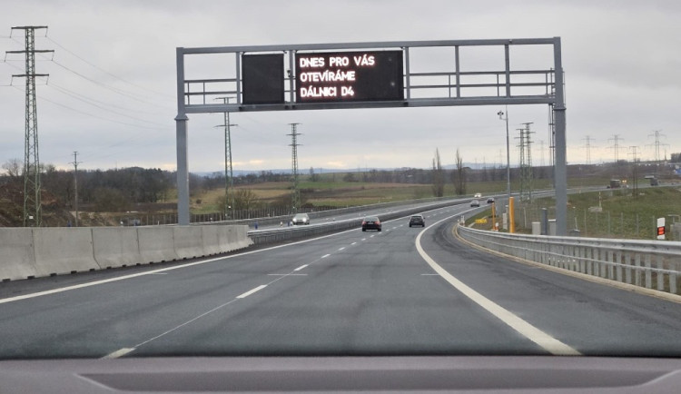 První projekt svého druhu v Česku, moderní dálnice byla D4 otevřena řidičům
