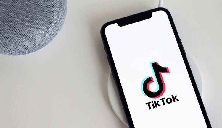 TikTok má nového spojence, Trump žádá o odklad zákazu aplikace před nástupem do úřadu