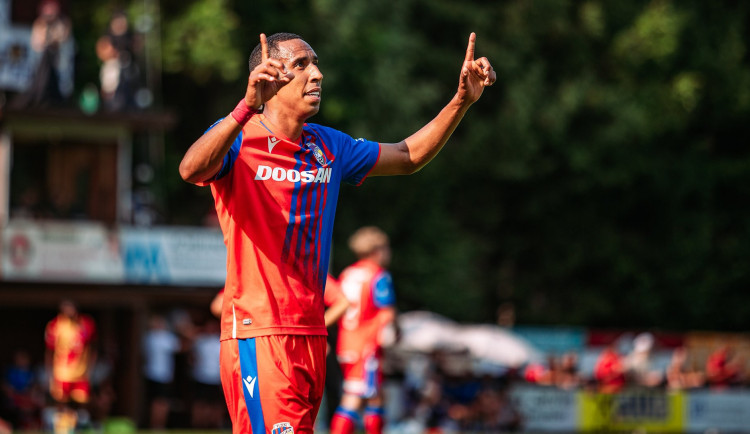 Fotbalisté Plzně odcestovali na soustředění do Španělska bez Mosquery. Hledá si jiné angažmá