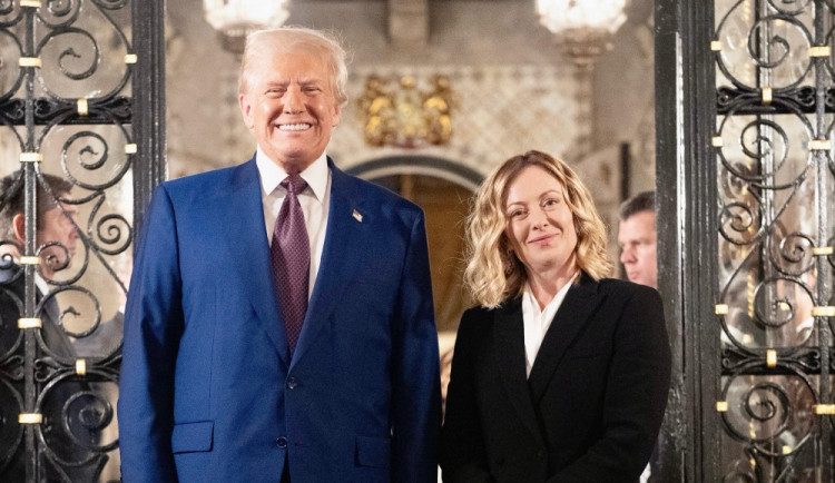 Italská premiérka Giorgia Meloni se 4. ledna setkala s Donaldem Trumpem během neohlášené návštěvy Floridy