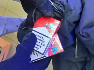 Celníci zajistili při silniční kontrole 300 tisíc kusů neznačených cigaret. Daňový únik činil 1,3 milionu korun