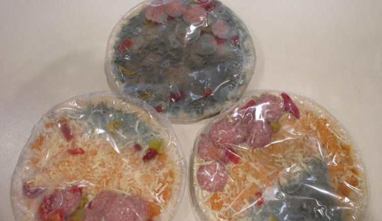 Polské mražené pizzy obsahovaly porci plísně navíc, prodával je oblíbený řetězec