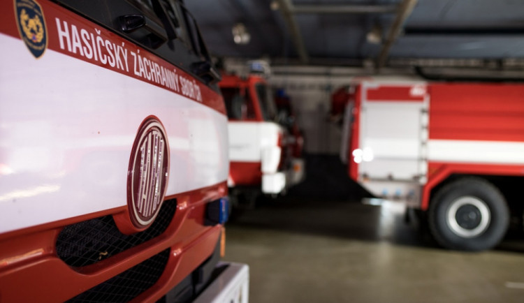 Hasiče na Pelhřimovsku zaměstnaly dva požáry. Hořelo v zemědělském družstvu a v sauně rodinného domu