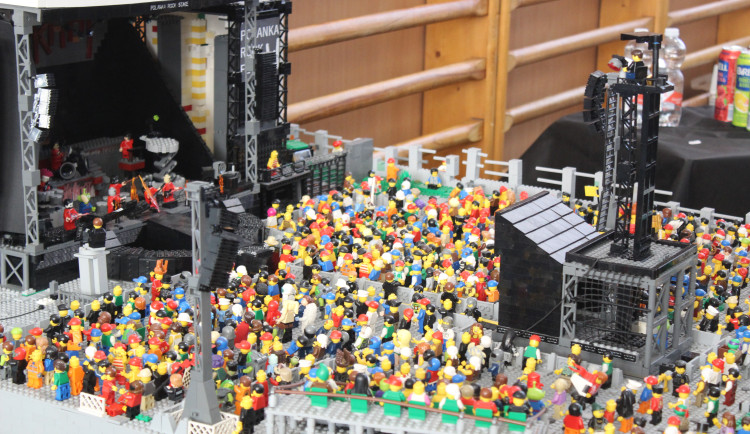 Přes milion kostek a tisíce figurek. Lidé v Jihlavě viděli, co vše se dá postavit z Lega