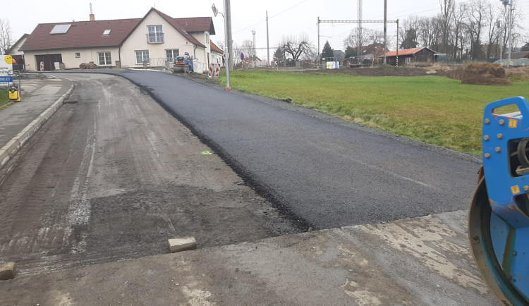 Řidiče čekají od pondělí v Nezvěsticích další dopravní omezení, potrvají do půlky července