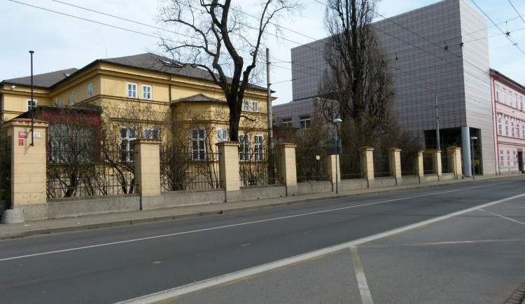 Jihočeská vědecká knihovna ocení nejaktivnější čtenářku. Za rok si vypůjčila přes 500 knih