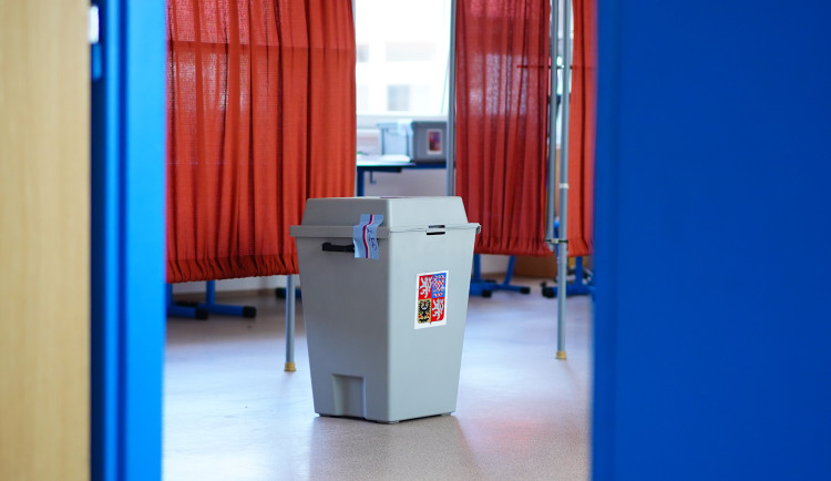 Volební model STEM: Sedm stran by překročilo pětiprocentní hranici