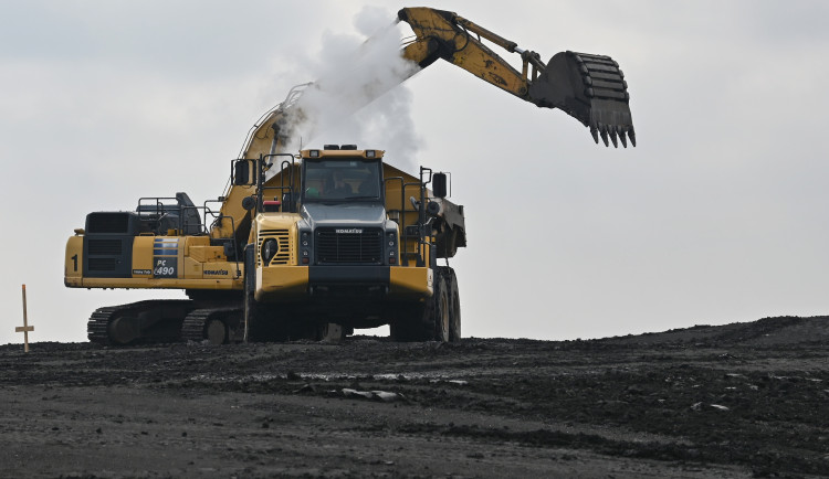 FOTO: Heřmanická halda? Problém potřebuje řešení, říká ministr Vlček