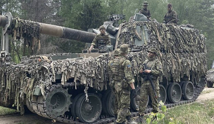 Estonsko investuje do obrany téměř 8 miliard eur: modernizace výzbroje, posílení infrastruktury a rozvoj partnerství