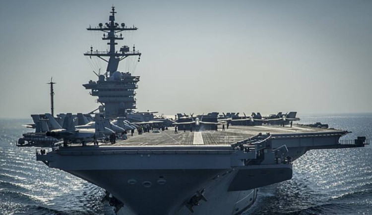 Americká armáda posiluje v Perském zálivu: dvě letadlové lodě, bombardéry a napětí s Íránem