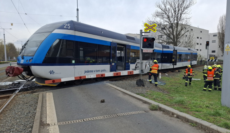 Tramvaj na Nové Sady nebude jezdit ani o víkendu. Další postup by měl být jasný v pondělí
