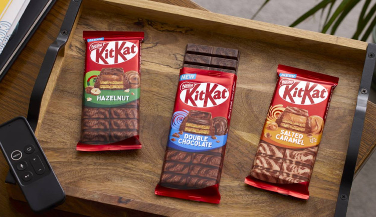 Značka KitKat si letos připomíná 90 let od svého vzniku. K výročí uvádí na trh novou variantu své typické tabulkové čokolády