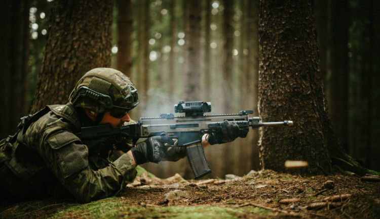 Jak financovat 3 % HDP na obranu? Studie akademiků na to hledá odpověď