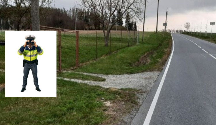 Neznámý poberta krade makety policistů od silnic. Naposledy zmizela ve Slavětíně