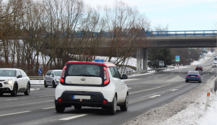 V Pelhřimovské ulici u Aventinu měla zůstat sedmdesátka, myslí si čtenáři Drbny