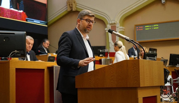 Výměnu Pospíšila v radě Prahy blokují Piráti, chtějí řešit plnění koaliční smlouvy