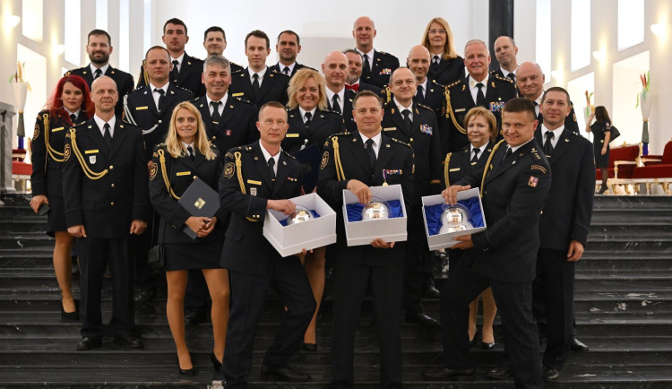 Pět ocenění pro krajské hasiče. Za záchranné operace na Jesenicku a likvidaci povodní