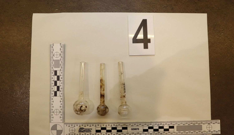 Pervitin za hlídání dětí? Kriminalisté dopadli dealerku drog z Prostějova