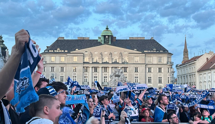 Kometa slaví mistrovský titul. Brněnští ve finále extraligy zdolali Pardubice 3:0