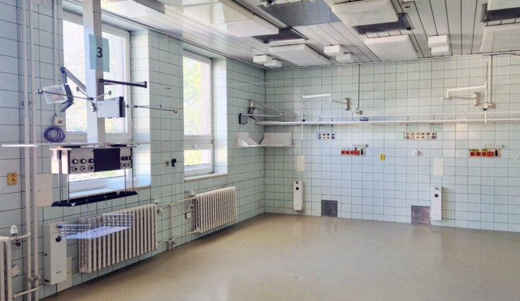 V Ostravě vzniká nový operační sál. Chirurgické zákroky povedou roboti