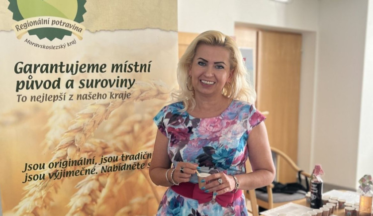 Klobásy, medovina, větrníky nebo pečenáče. To jsou oceněné regionální potraviny