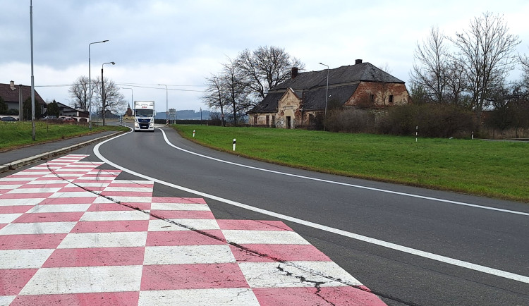 Hlavní tah do Čech se za Mohelnicí úplně uzavře. Oprava potrvá měsíc a půl