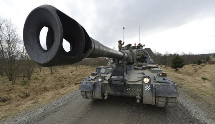 Konec AS-90 v Británii. Celý arzenál získala Ukrajina