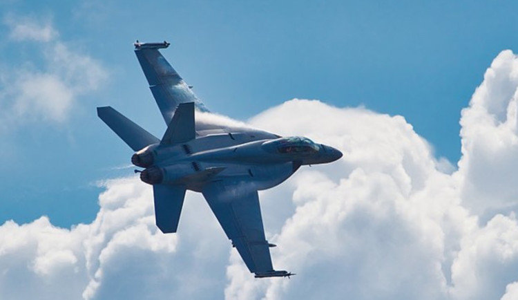 Dvě stíhačky za osm dní: Americké námořnictvo přichází o letouny za desítky milionů