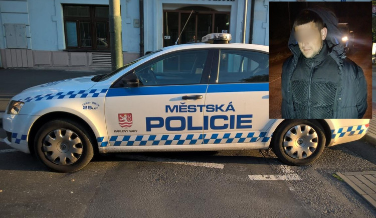 Jednatřicetiletého muže hledala policie. Strážníci ho po útěku dohonili v noci