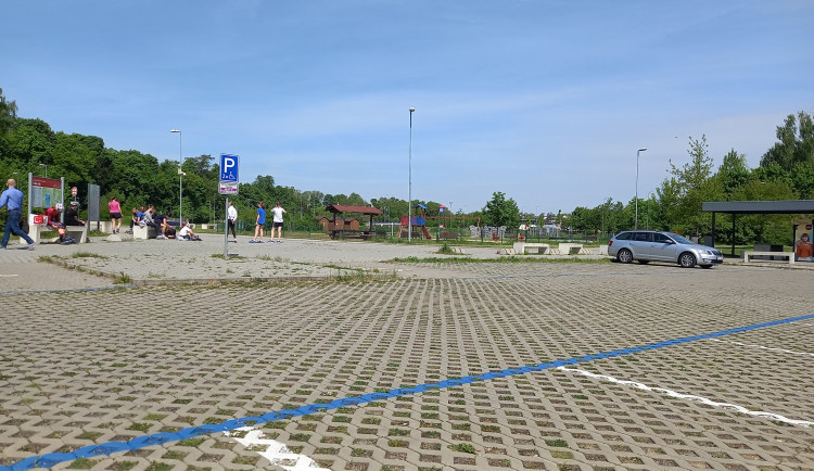 Za sportem do modré zóny. Ve fialovém režimu u Českého mlýna jsou dvě hodiny zdarma