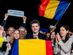 Rumunsko má nového prezidenta: Překvapivé vítězství proevropského centristy