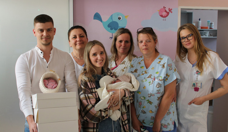 Zázrak v olomoucké nemocnici: Viktorka vážila při porodu 386 gramů, po 101 dnech mohla s rodiči domů