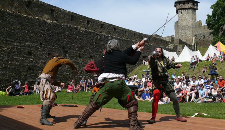 TIP NA VÍKEND: Bojová vřava minulých staletí. Helfštýn obsadí festival vojenské historie