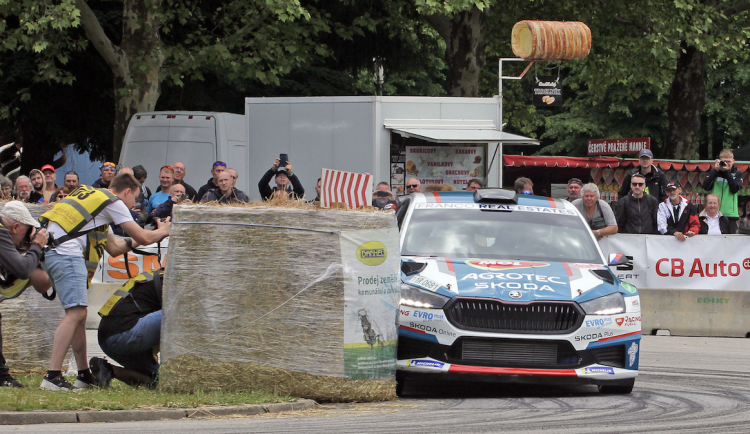 První etapu Rallye Český Krumlov ovládl Kopecký. V čele je o 21 sekund
