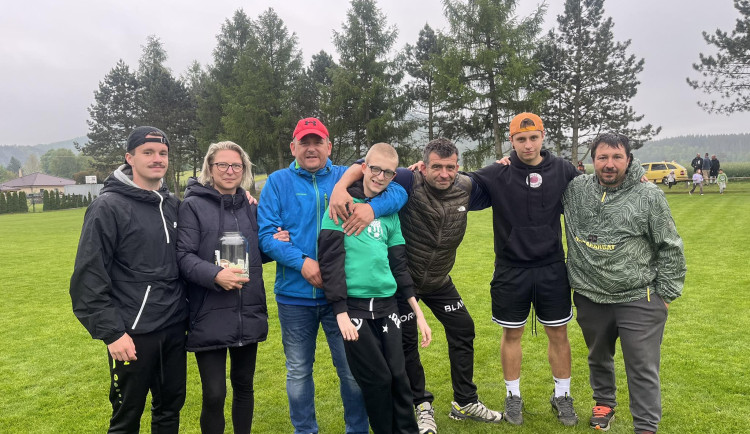 Zloděj ukradl v Mimoni kasičky se sbírkou na hendikepovaného chlapce