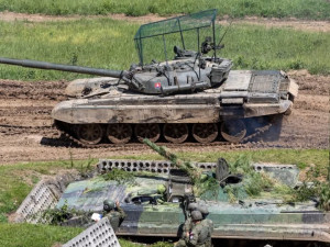 Klec nad věží: Slovensko chrání tanky před drony