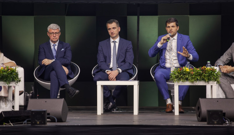 Politici deklarují podporu OZE, solárníci volají po předvídatelnosti trhu