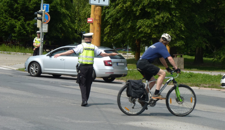 FOTO: Dopravní policisté soutěžili, řízení křižovatky se obešlo bez excesů
