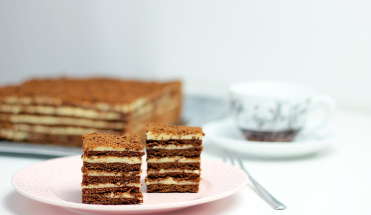 Když chutě zradí. Hledaný muž z Brna ukradl medovník, odměnou mu byla cela