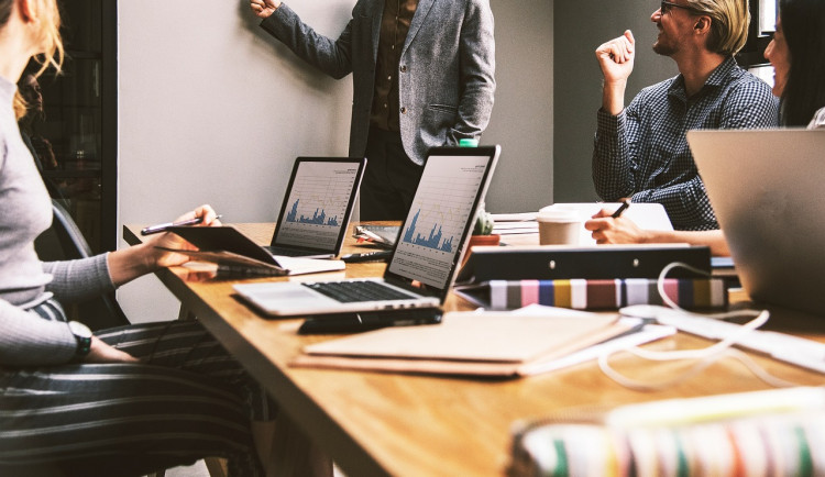 KOMENTÁŘ: Kdo neusiluje o změnu, zůstane stát. Úspěšné firmy inovují