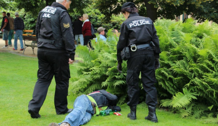 Bič na opilce s krabičáky, Plzeň významně rozšíří zóny se zákazem popíjení alkoholu