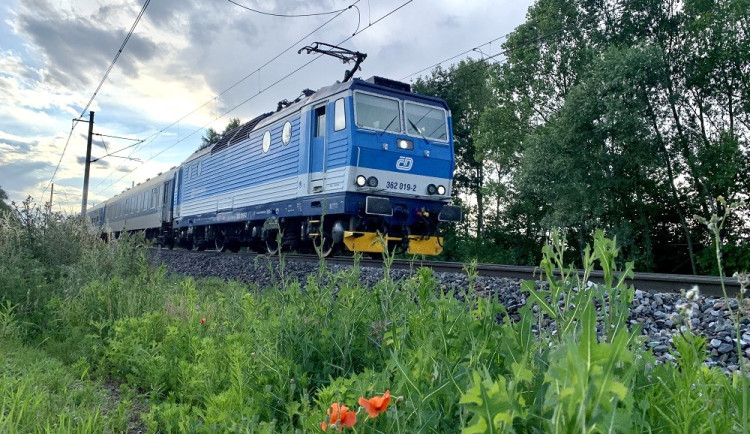 Na trati do Solnice-Kvasiny začne zítra dlouhá výluka, vlaky nahradí autobusy