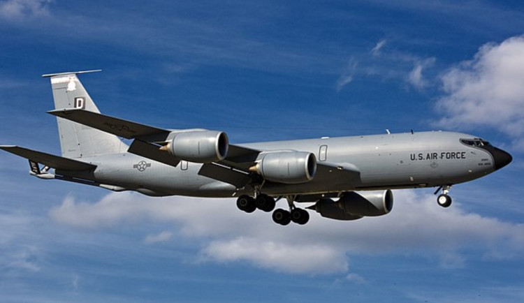 Americké tankery míří přes Atlantik, Pentagon mlčí, napětí roste