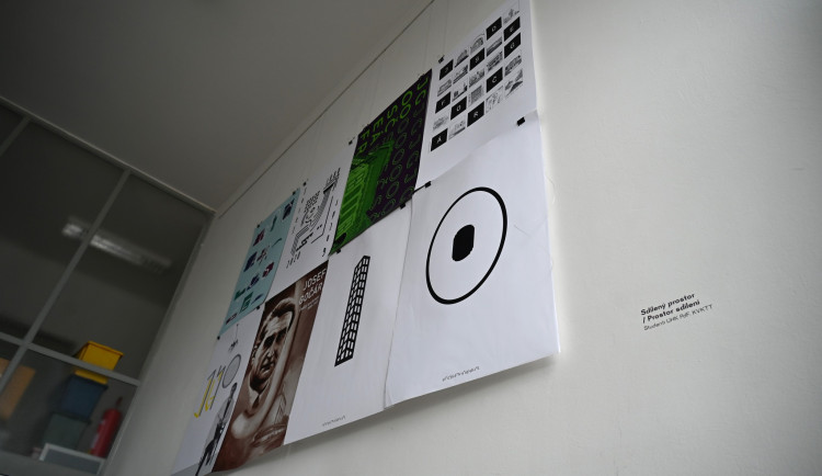 Kreativní studenti z Univerzity Hradec Králové ozdobili zdi hradeckého magistrátu