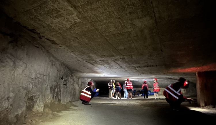 FOTO: Co se skrývá za obchodem v podchodu u Muzea? Komunisté tu chtěli garáže