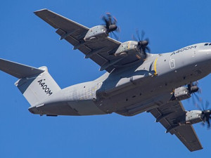 Francie chce z letounu A400M získat víc: údery, průzkum i elektronický boj