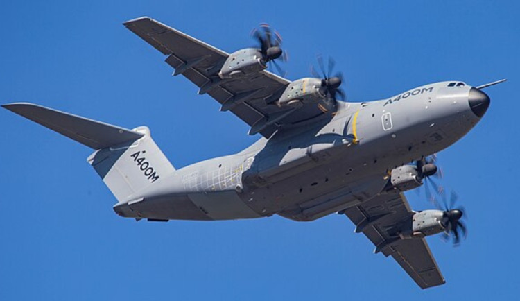 Francie chce z letounu A400M získat víc: údery, průzkum i elektronický boj