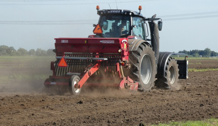 Politici ve Větrném Jeníkově diskutovali o zemědělství, přijel i ministr Výborný