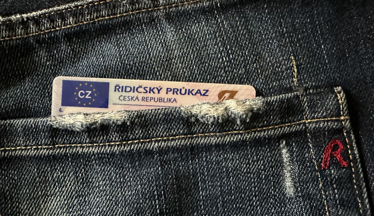 Pro nový řidičák a jeho výměnu už není potřeba od července chodit osobně na úřad